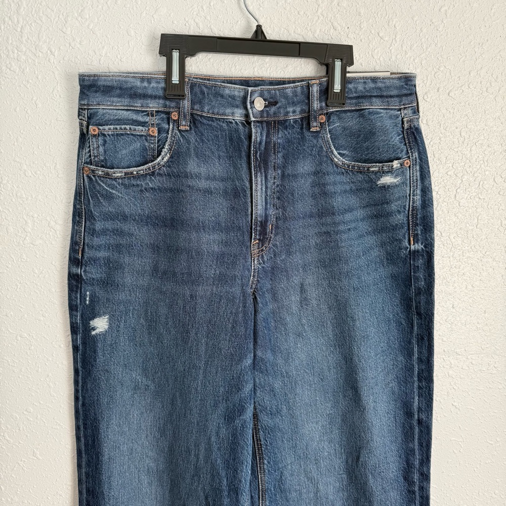 American Eagle Outfitters Super High-Rise Cuffed Baggy Jeans - Picture 3 of 9